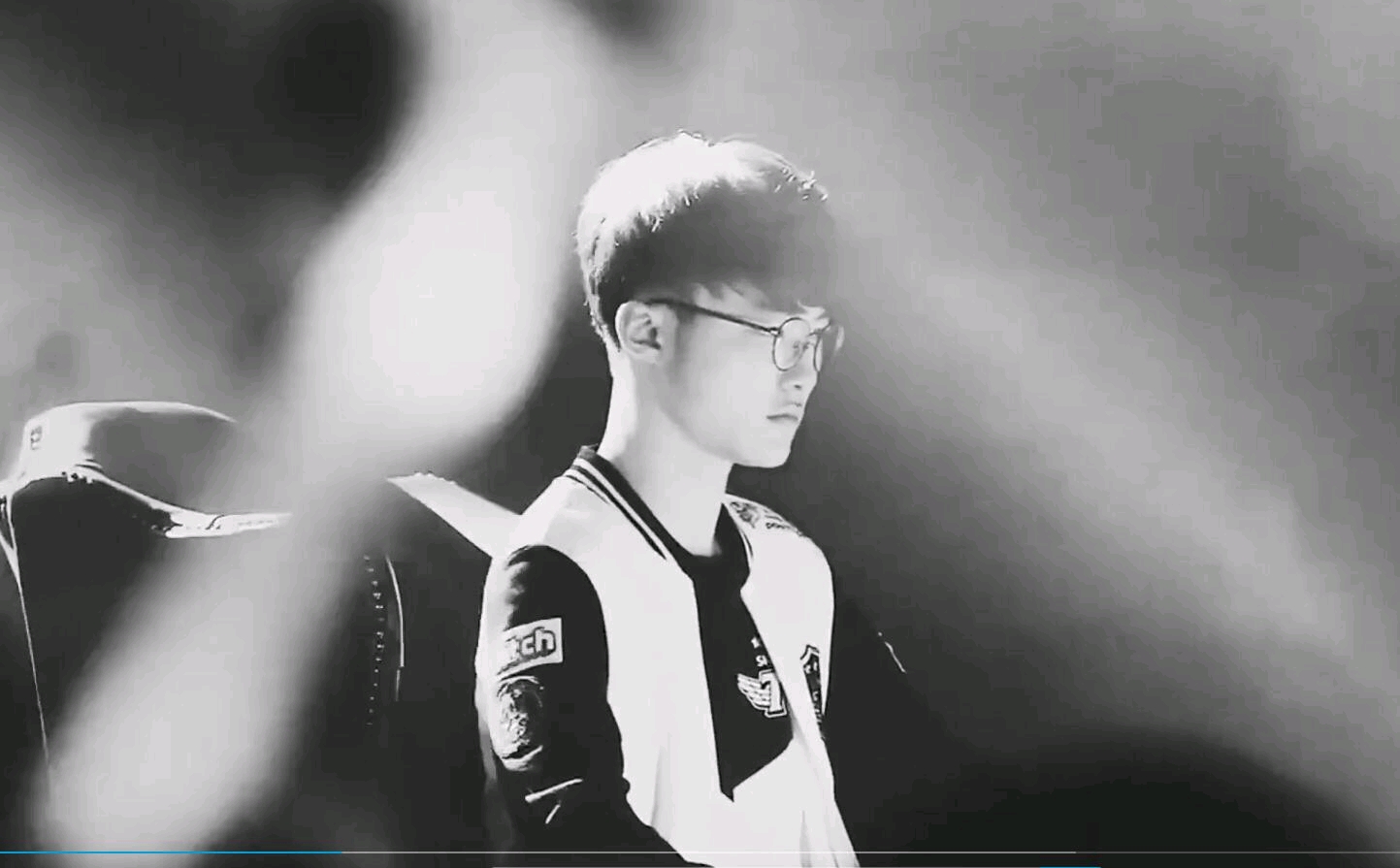 做好准备，是时候迎接季中冠军赛版本的到来了！自5月2日开始，13支来自全球各地的顶尖战队将汇聚一堂，在13.8版本中争夺季中冠军赛的冠军